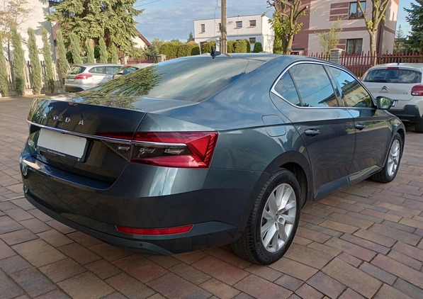 Skoda Superb cena 89900 przebieg: 109000, rok produkcji 2020 z Żnin małe 191